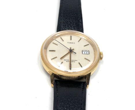 Vintage Timex automatic gents wristwatch in working order but no warranty given 