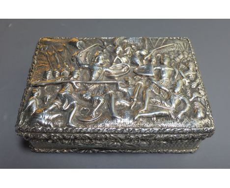 JOHN BETTRIDGE, A LARGE GEORGE IV SILVER SNUFF BOX The lid embossed with a scene from the battle of Agincourt, foliate motifs