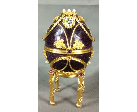 FRANKLIN MINT/HOUSE OF IGOR CARL FABERGÉ, A 20TH CENTURY RUSSIAN SILVER GILT, ENAMEL AND GEM SET PRESENTATION EGG  'The Imper