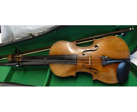 VIOLIN IN CASE TWO PIECE BACK 14.5' LOB & 1 BOW 