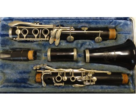 BUNDY RESONITE CLARINET IN CASE 