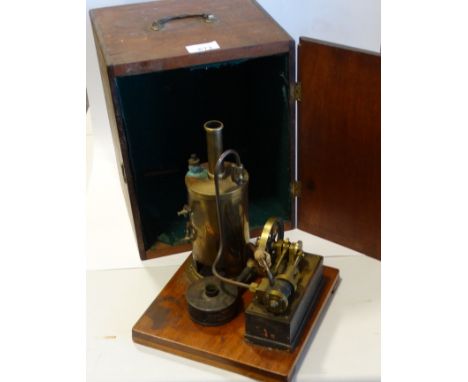 VICTORIA STATIONARY ENGINE BOXED 