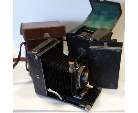 VOIGTLANDER COMPUR FOLDING CAMERA IN CASE WITH PLATES IN CASE 