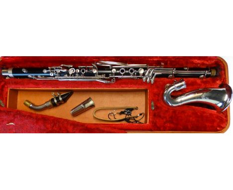 BOOSEY & HAWKES ALTO CLARINET IN CASE 