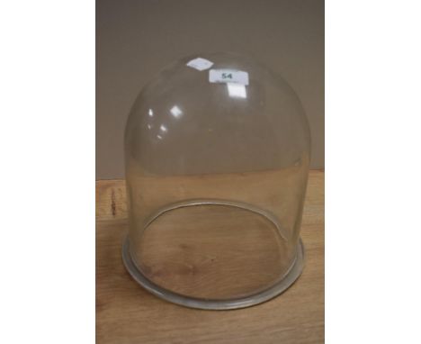 A vintage glass dome.Condition report - This dome measures 24cm tall and 20cm in diameter.&nbsp;