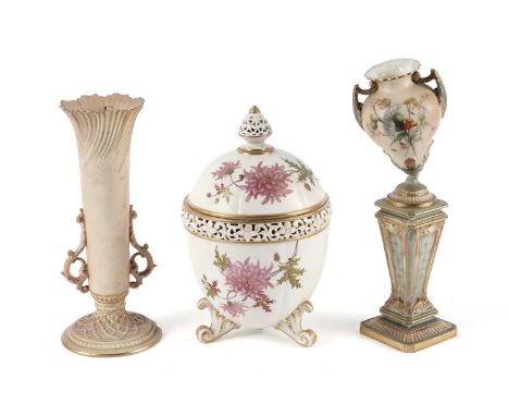 A Worcester Royal China Works ceramic pot pourri jar and cover, decorated with budding and flowering vines with gilt detailin