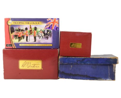 Model Soldiers - a collection of assorted model toy soldiers to include; Johillco Coronation Coach, Britains WWII Tank Suppor