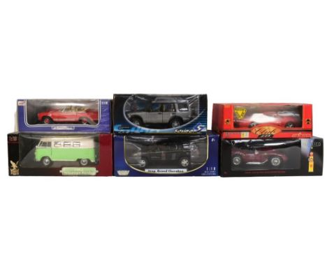 Diecast - a collection of assorted 1/18 scale diecast model cars to include; Motor Max Jeep Grand Cheroke, Road Signature Vol