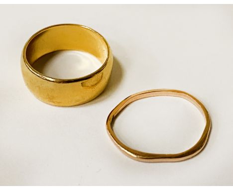 22CT GOLD BAND - SIZE K - APPROX 5 GRAMS WITH A 9CT GOLD BAND - APPROX 0.9 GRAMS