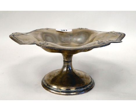 A Sheve and Co silver tazza with a spot-hammered wavy edge&nbsp; stamped Sterling&nbsp; 4"h&nbsp; 8"w