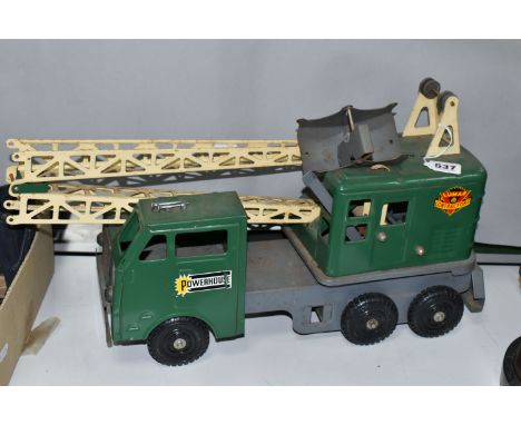 A BOXED MARX PRESSED STEEL LUMAR CONTRACTORS LORRY/TRUCK MOUNTED CRANE, play worn condition, with some paint loss and wear, n