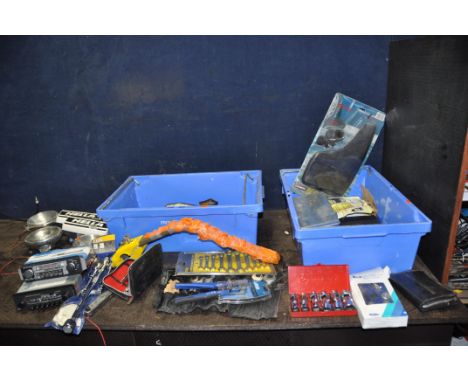 TWO TRAYS CONTAINING AUTOMOTIVE TOOLS AND FOG LIGHTS including a Snap-on Imperial angled sockets set, Ford locking wheel nuts