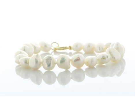 8.0 - 8.5mm freshwater cultured pearl bracelet with a gold plated clasp.
Pearl quality AAA. This bracelet is 7.5 inches long 