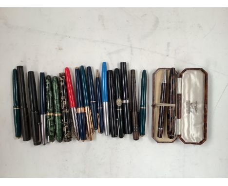 Qty of vintage pens - see photos for details 