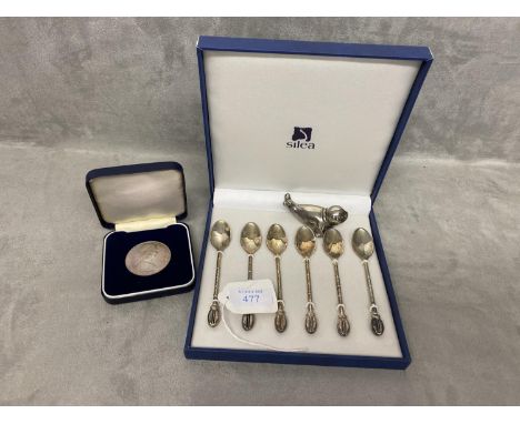 Quantity of silver spoonsetc