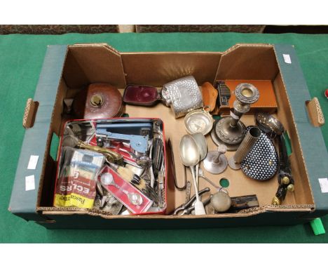 A mixed lot to include light meter, Chesterman tape measure, various collector's&nbsp; spoons, vintage razor blades etc