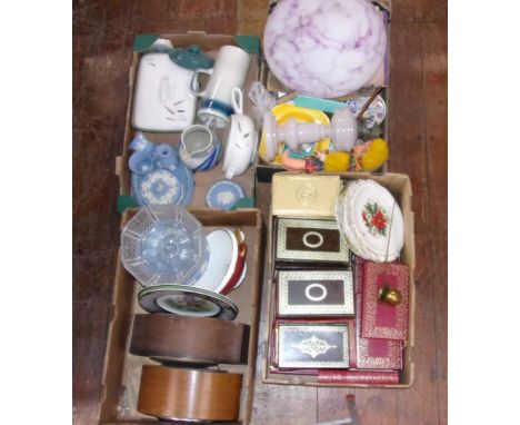 4x boxes of miscellaneous ceramics including Wedgewood Jasperware, glassware, clocks, books and other items. Some items may b