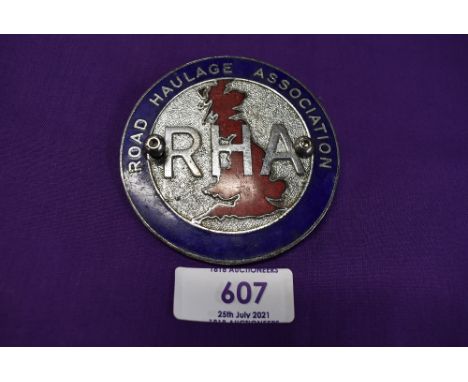A motor car engine badge for the Road Haulage Association