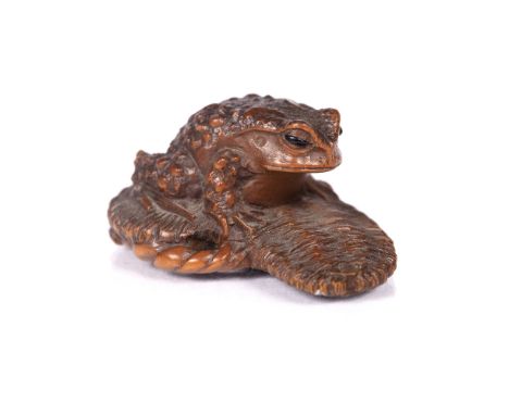 Wood netsuke of toad Japanese, Meiji the animal seated on a sandal, signed Masanao 3.5cm across