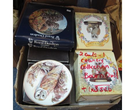 Box of assorted ceramic owl ornaments and plates, Royal Doulton and others, mostly in original boxes.(B.P. 24% incl. VAT)