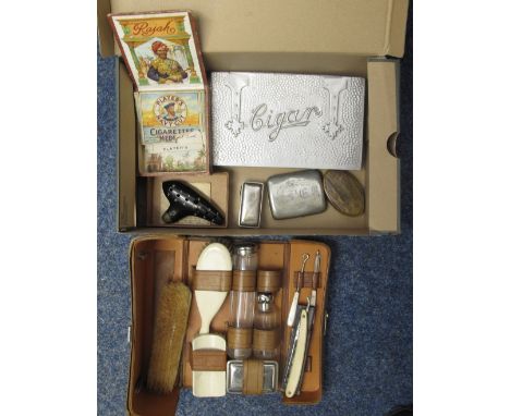Box of oddments to include: horn snuff box dated: 1888, cigarette box, cut throat razor, cigar box, cigarette box and a pigsk