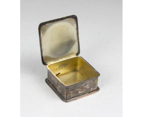 An Edwardian Arts and Crafts style silver trinket box, William Hutton & Sons Ltd, London 1902, the square hinged cover with o