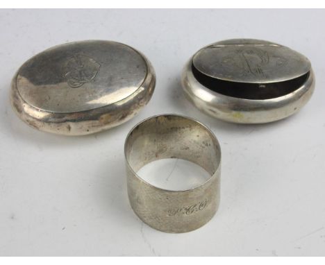 An Edwardian silver snuff box, Thomas Hayes, Birmingham 1901, the oval shaped box with hinged cover engraved with monogram, o