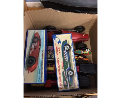 Various modern tin plate model cars
