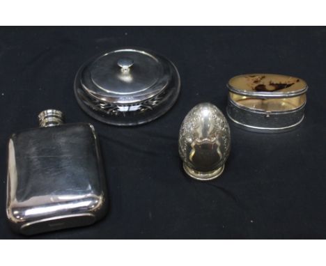 A 19th century Continental white metal oval trinket box with agate inset top (AF) and engraved decoration, together with a Bi