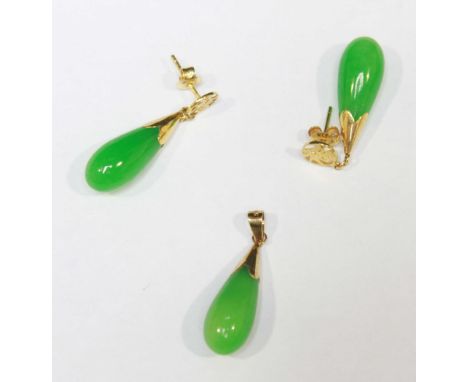 A pair of jade drop earrings with post and butterfly backs on drops marked '14K' and '585', together with a jade drop pendant
