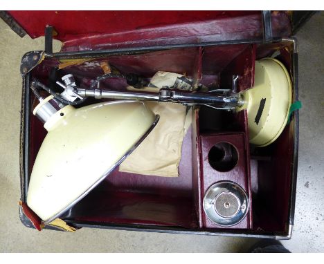 A heat lamp, cased&nbsp;**PLEASE NOTE THIS LOT IS NOT ELIGIBLE FOR POSTING AND PACKING**