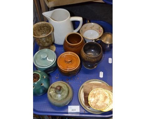 Mixed Lot: Assorted ceramics to include a Clarice Cliff for Newport Pottery cream jug and other ceramics