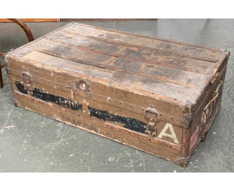 A vintage wooden and metal banded travel trunk, 98cmW 