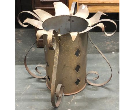 A wrought metal finial, 155cmH 