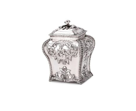A GEORGE III SILVER TEA CADDY MAKER'S MARK W.T, POSSIBLY WILLIAM TUITE, LONDON 1770 With a flower finial, gadrooned borders, 