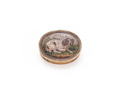 A FRENCH GOLD AND MICROMOSAIC OVAL VINAIGRETTE NICHOLAS-FRANCOIS DEMOGET, PARIS 1798 - 1809 The cover inset with a micromosai