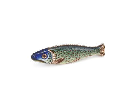 A FRENCH GOLD AND ENAMEL CASE IN THE FORM OF A FISH 1809 - 1819 LITTLE GUARANTEE MARKS Inset with seed pearls and onyx, with 