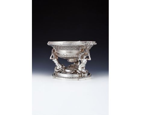 A FRENCH SILVER CENTER PIECE H. FRES & CIE, RETAILED BY BOIN-TABURET, PARIS, .950 EXPORT MARK, EARLY 20TH CENTURY With a reed