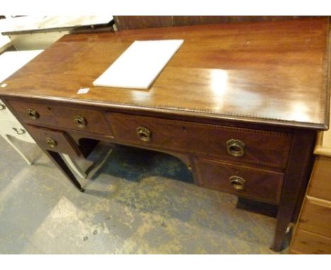 EDWARDIAN DRESSING TABLE. Inlaid Edwardian dressing table L: 121 cm 