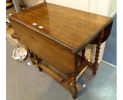 DROPLEAF TABLE. Oak dropleaf table with barleytwist legs