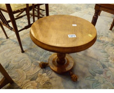 OAK PEDESTAL TABLE. Small circular oak pedestal table