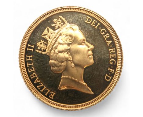 Elizabeth II&nbsp;(1952-2022) 1 Sovereign 1987 Obverse Third crowned portrait of Queen Elizabeth II right, wearing the George