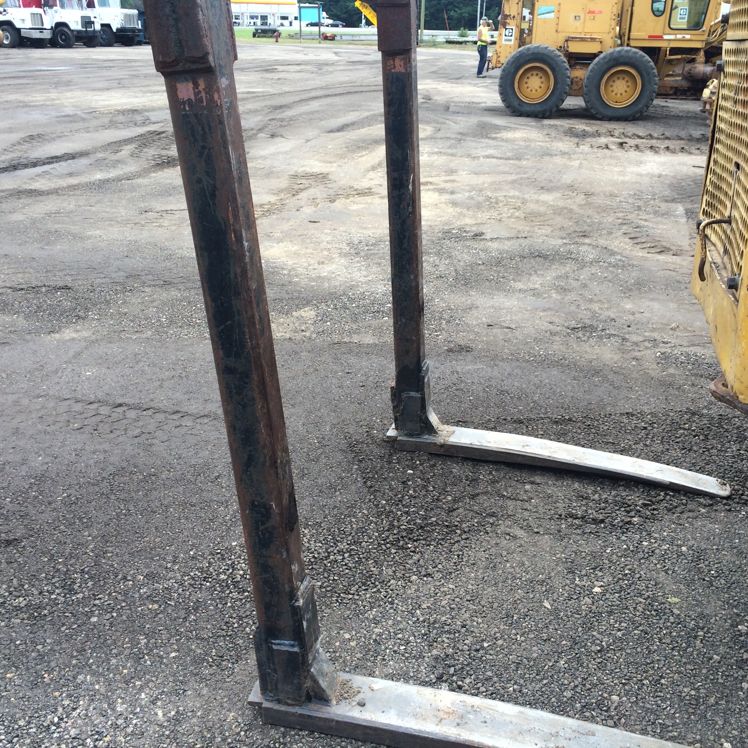 Over bucket forks, used on Cat 950