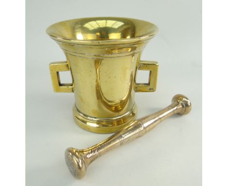 VINTAGE HEAVY BRASS MORTAR &amp; ASSOCIATED PESTLE, 17cms wide
