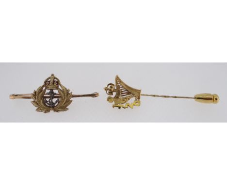 15CT GOLD &amp; ENAMEL NAVAL SWEETHEART BROOCH modelled as a fouled anchor flanked with reeds surmounted by crown, 5.1gms, to
