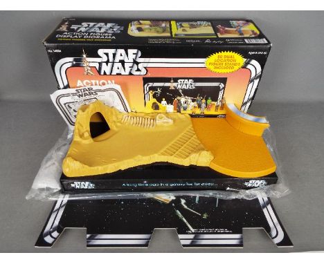 Star Wars, Pride Displays - A boxed Pride Displays Star Wars #14004 action figure display diorama. The set contains a reversi