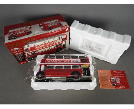 Sun Star - A limited edition London Transport RT bus 'National War Bonds' in 1:24 scale. # 2920. This has a certificate to sh