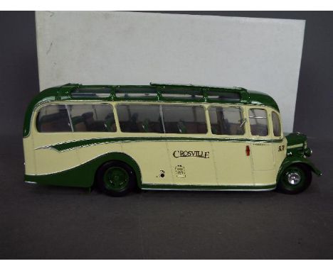 Original Classics - A 1:24 scale Crosville Bedford OB with functioning lights, the bus appears Mint but the separate mirrors 