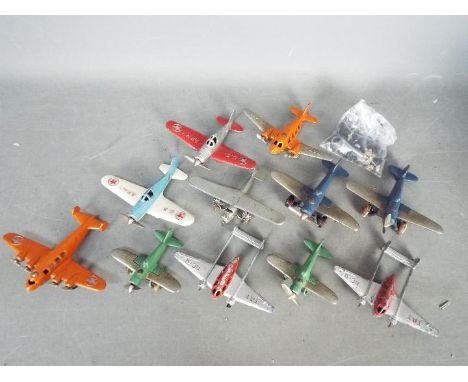 Hubley - Tootsie - A collection of 10 x pre war Hubley airplanes and also 1 x Tootsietoy, includes an orange and silver twin 