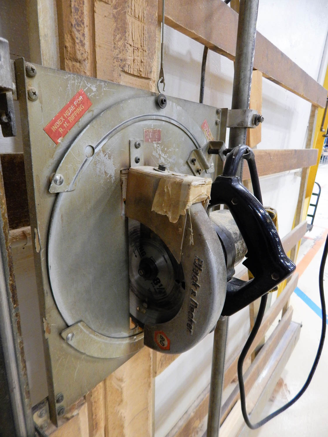 DEWALT MDL. 3486 TYZ PANEL SAW WITH BLACK & DECKER HEAD, 80'' X 120''